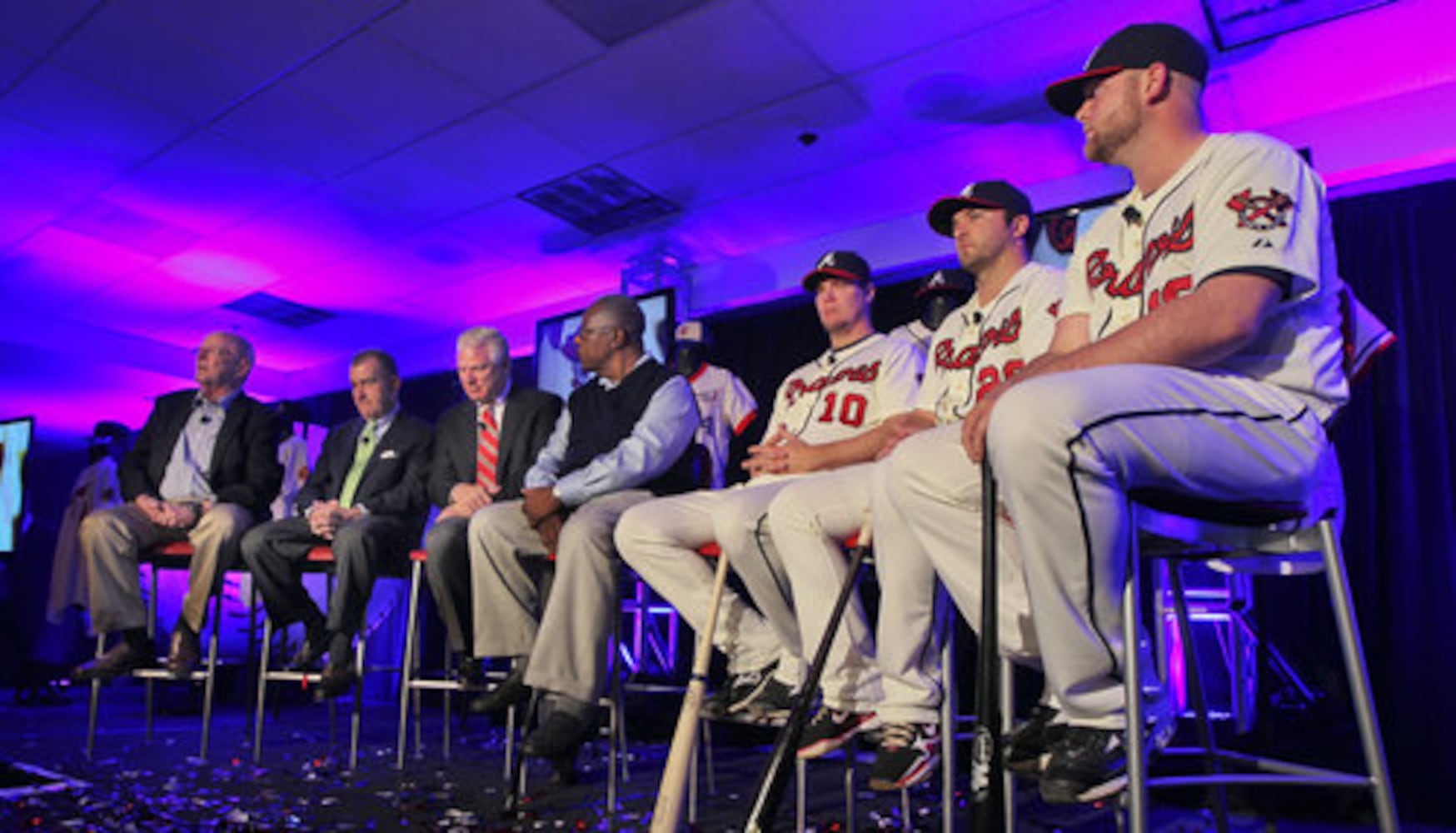 Braves unveil new 60s-inspired uniforms