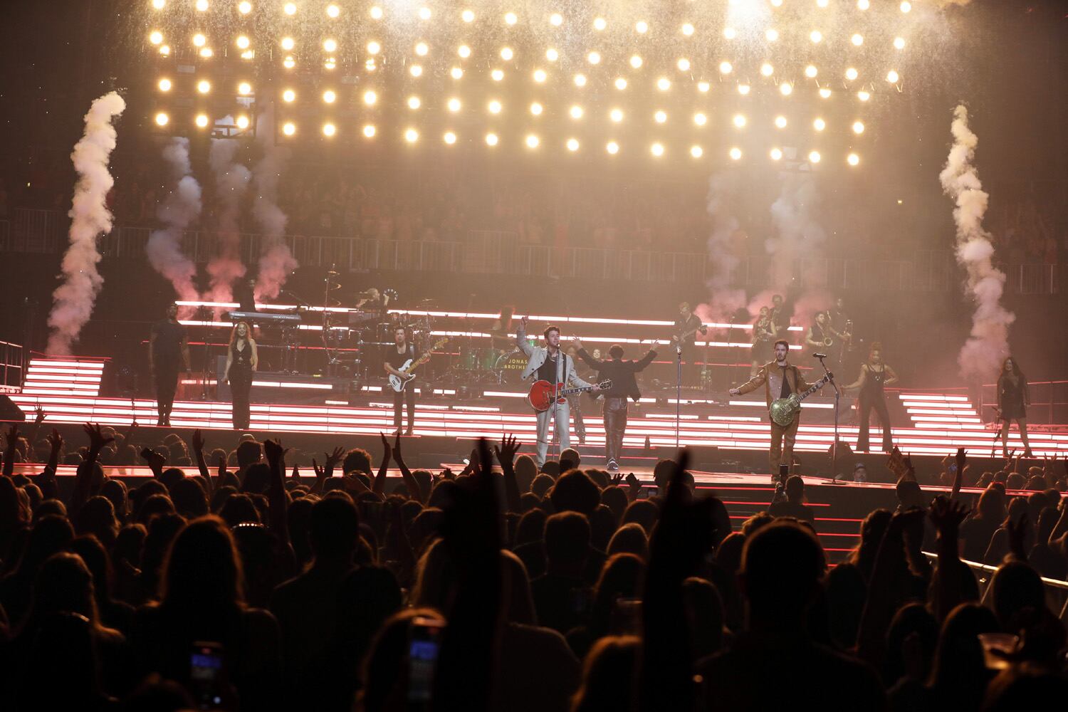 AAJC 100223 jonas brothers
