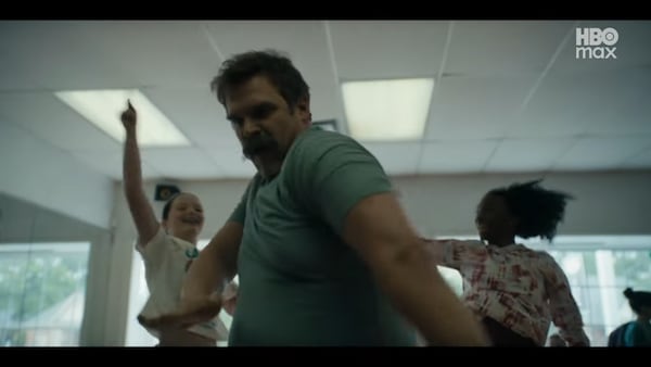 David Harbour, as Floyd, gets his hip-hop dance on in a scene shot at Dan and Co. dance studio in Dunwoody Village. (HBO Max/Screenshot)
