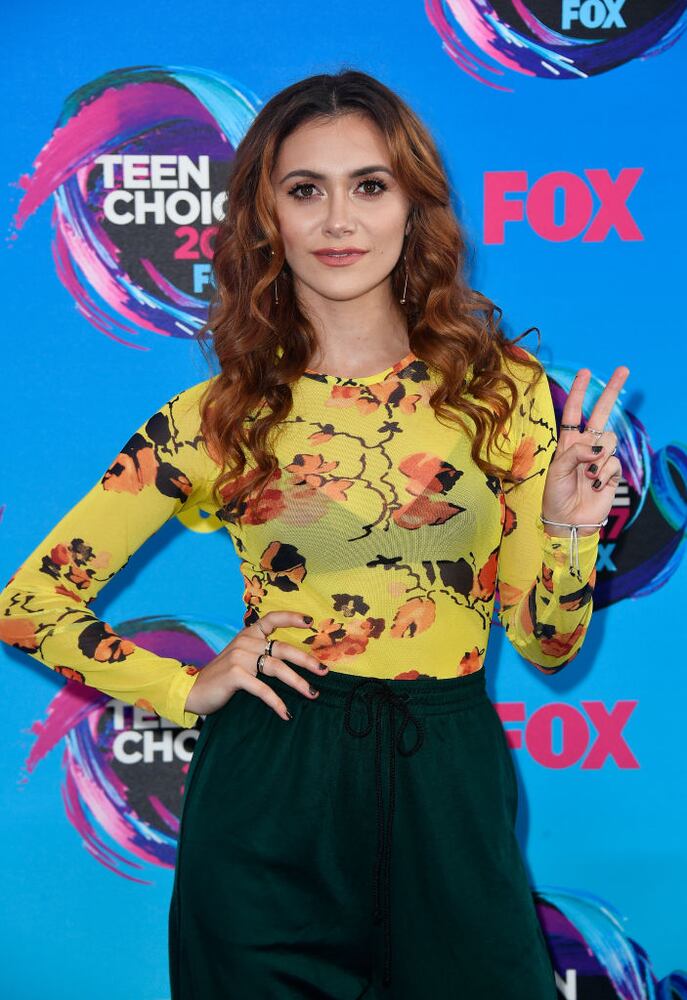 2017 teen choice awards red carpet