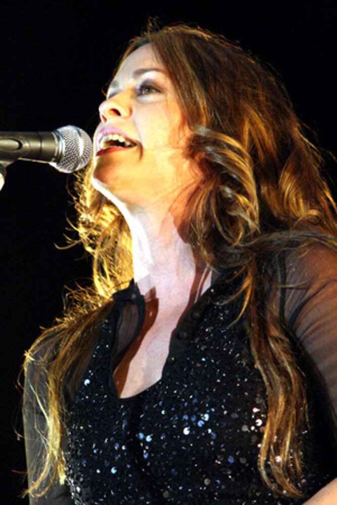 Matchbox Twenty, Alanis Morissette and Mute Math fill Philips