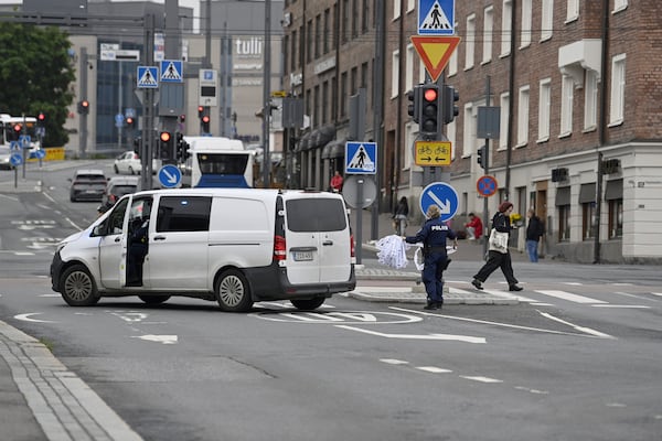 Police cremoves a cordon outside the Ratina shopping centre in Tampere, Finland, Thursday July 3, 2025, after several people were stabbed. (Saara Peltola/Lehtikuva via AP)