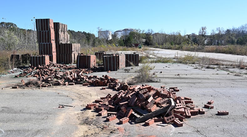 This site in northwest Atlanta spans about 75 acres and is being leased to Norfolk Southern, which does not have to go through the city to get a special use permit. (Hyosub Shin / Hyosub.Shin@ajc.com)