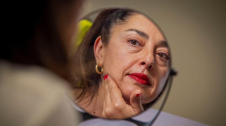 Deborah Borg discusses how to pull off the no makeup makeup look at the women's clothing store Dalya in New York. (Andy Kropa/Invision/AP 2025)