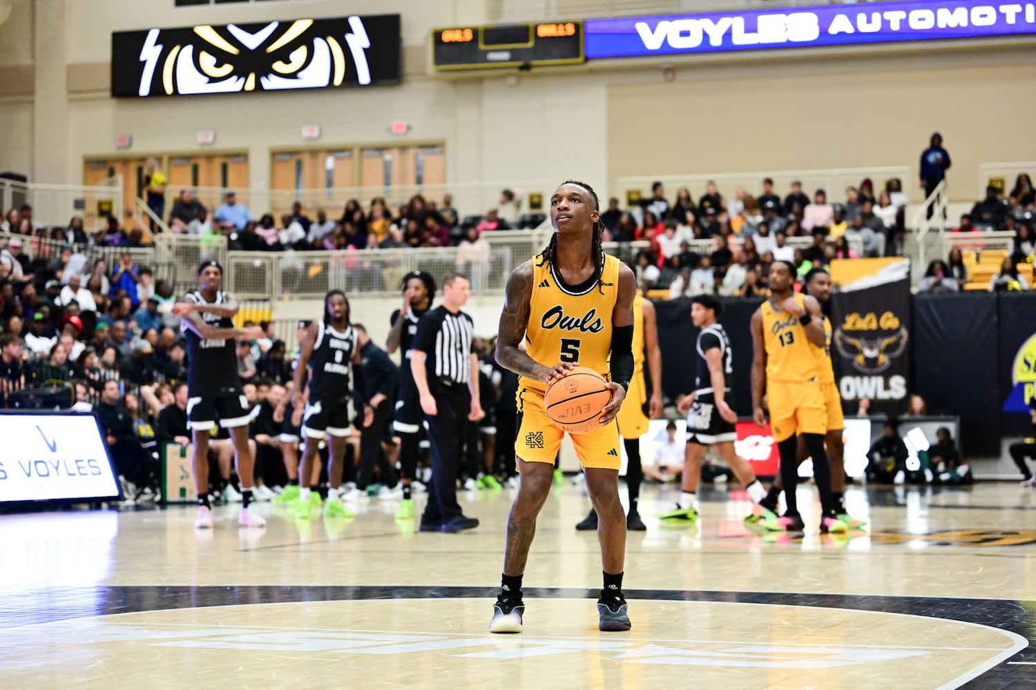 Kennesaw State guard Simeon Cottle shoots a technical foul shot during the second half of a game against South Florida Sunday, Nov. 16, 2025 at Kennesaw State University. (Daniel Varnado for the AJC)