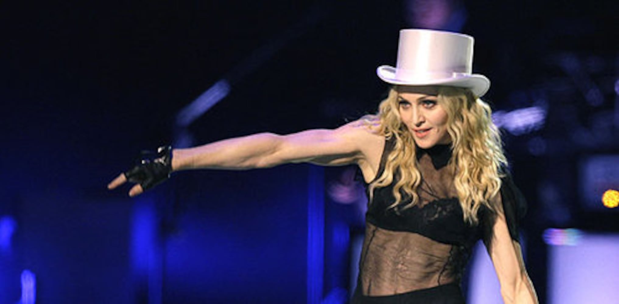 Madonna kicks off 'Sticky and Sweet' tour