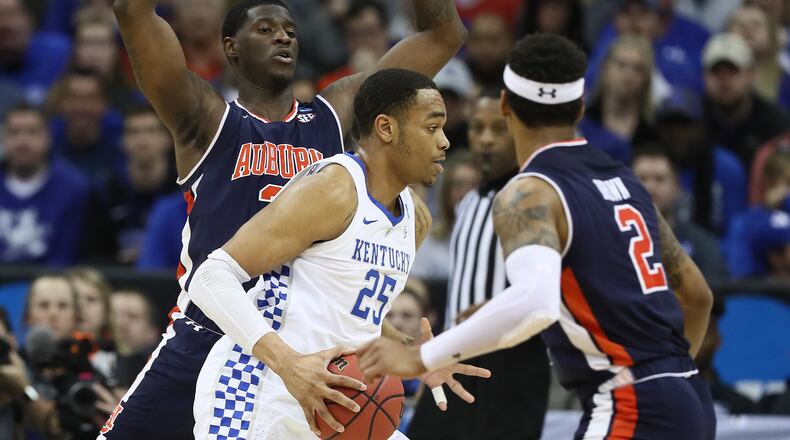 PJ Washington of the Kentucky Wildcats controls the ball against the Auburn Tigers during the 2019 NCAA Basketball Tournament Midwest Regional at Sprint Center on March 31, 2019 in Kansas City, Missouri. (Photo by Jamie Squire/Getty Images)