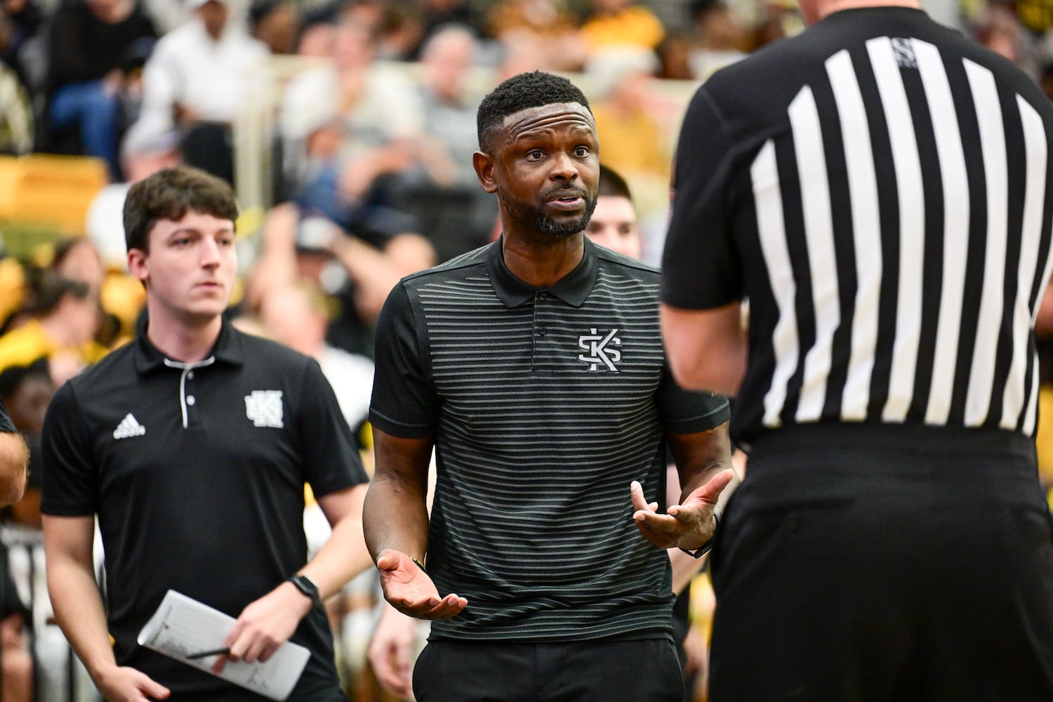 Kennesaw State head coach Antoine Pettway argues a call with a referee during the second half of a game Sunday, Nov. 16, 2025 at Kennesaw State University. (Daniel Varnado for the AJC)