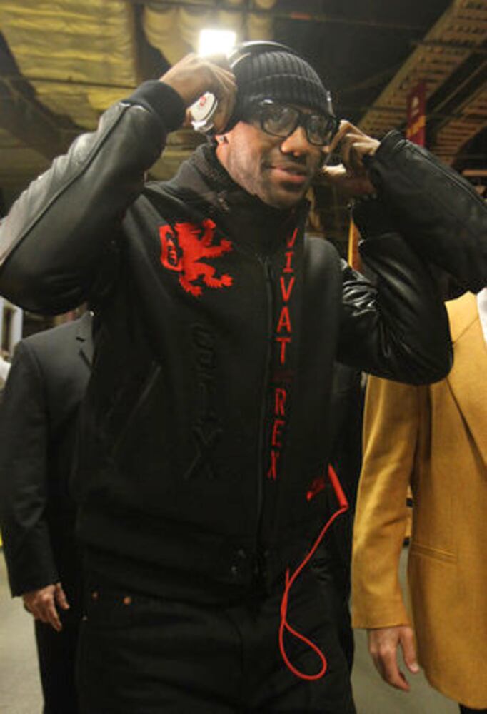 LeBron James returns to Cleveland