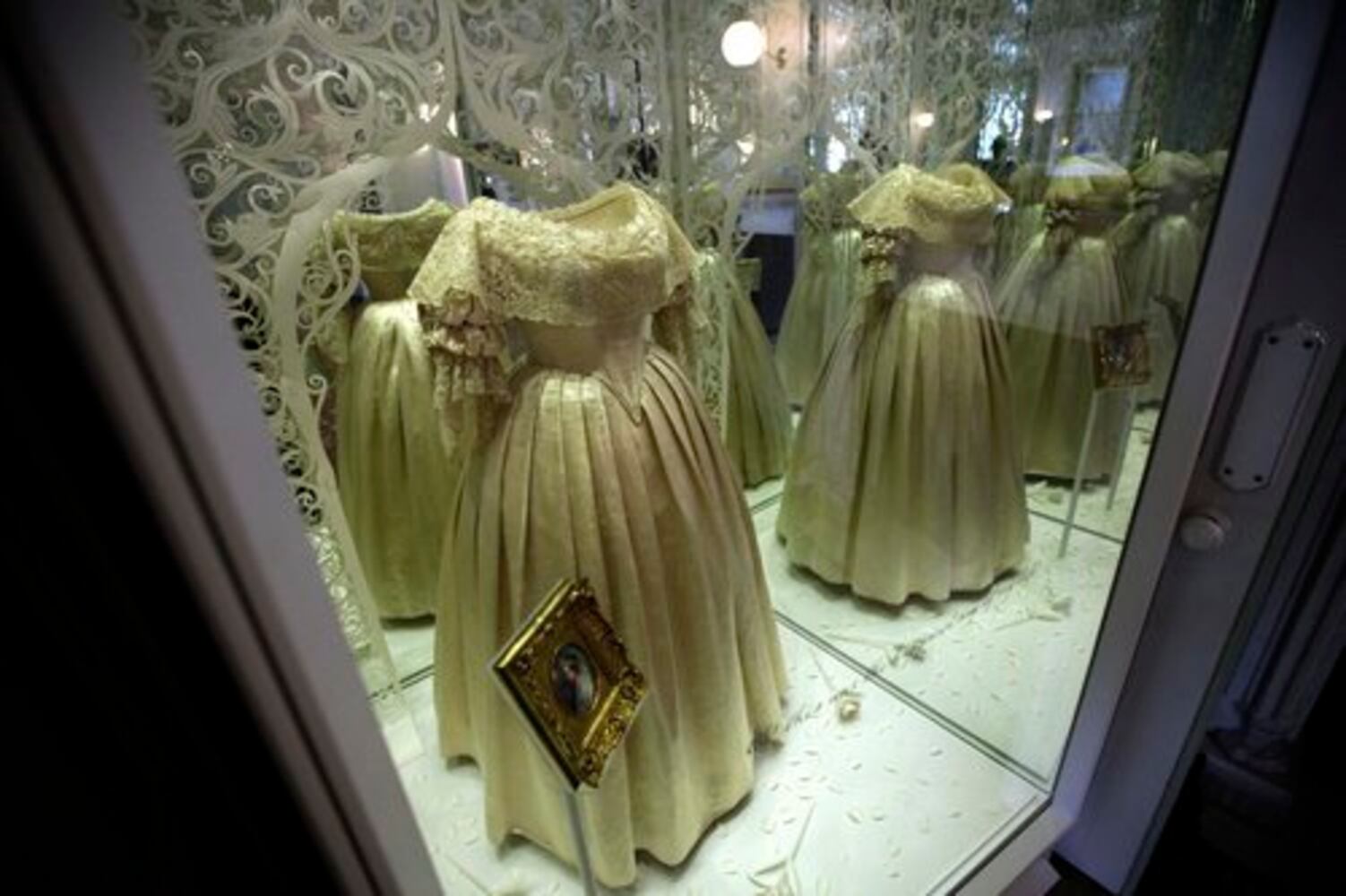 Kensington Palace reopens to the public