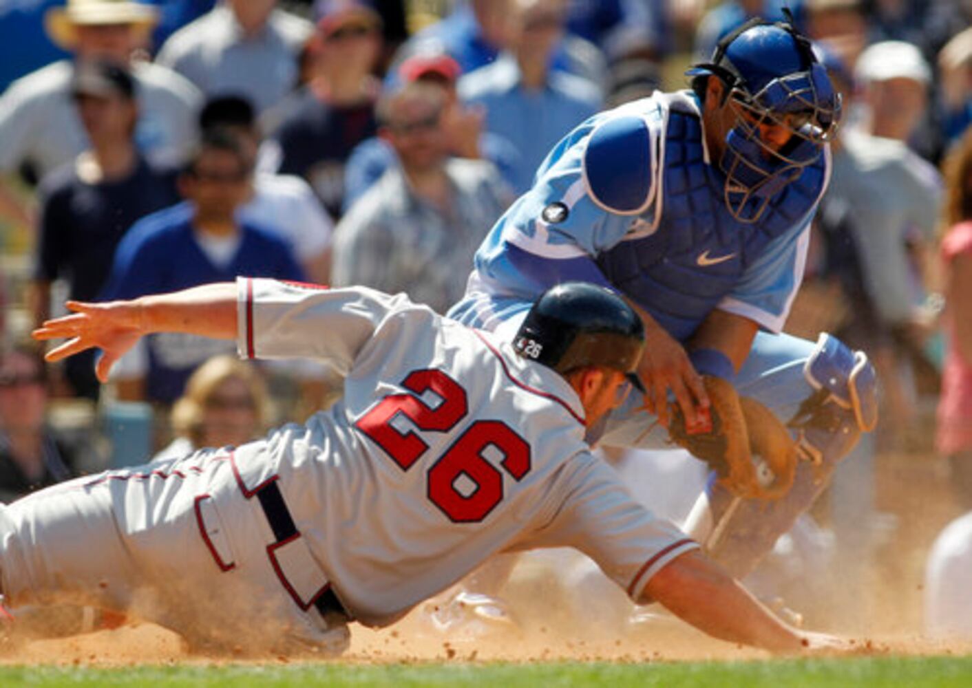 Braves, Dodgers wear throwback uniforms