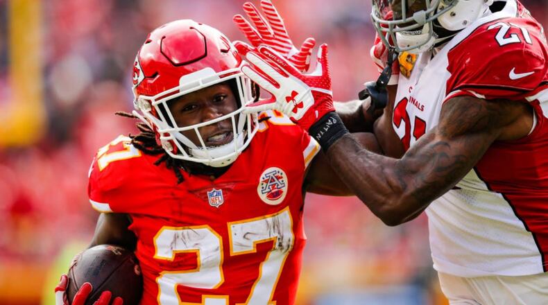 Running back Kareem Hunt (27) was cut by the Kansas CIty Chiefs in late November.