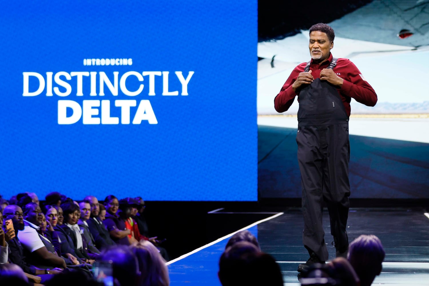 Delta unveils new employee uniform 