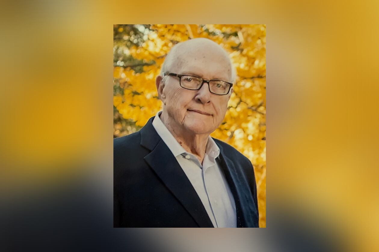 Barry Dexter Lynch rose from a poor rural Mississippi upbringing to become a successful sales- and businessman, as well as an early computer programmer. (Courtesy of the Lynch Family)