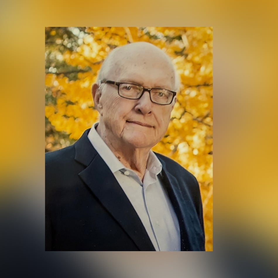 Barry Dexter Lynch rose from a poor rural Mississippi upbringing to become a successful sales- and businessman, as well as an early computer programmer. (Courtesy of the Lynch Family)