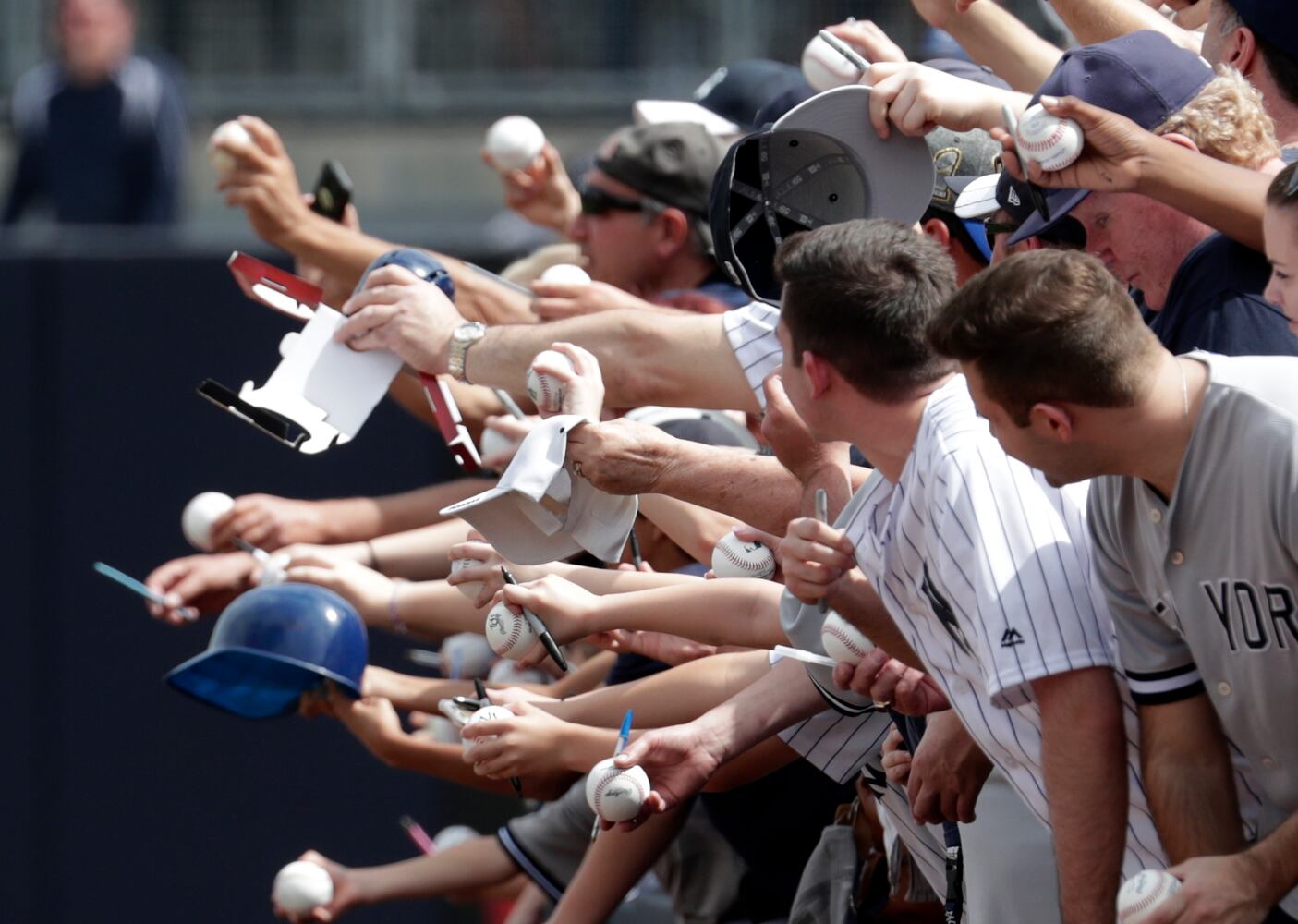 Photos: Braves fall to Yankees in eventful spring game