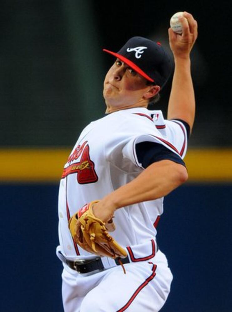 Kris Medlen makes Braves debut