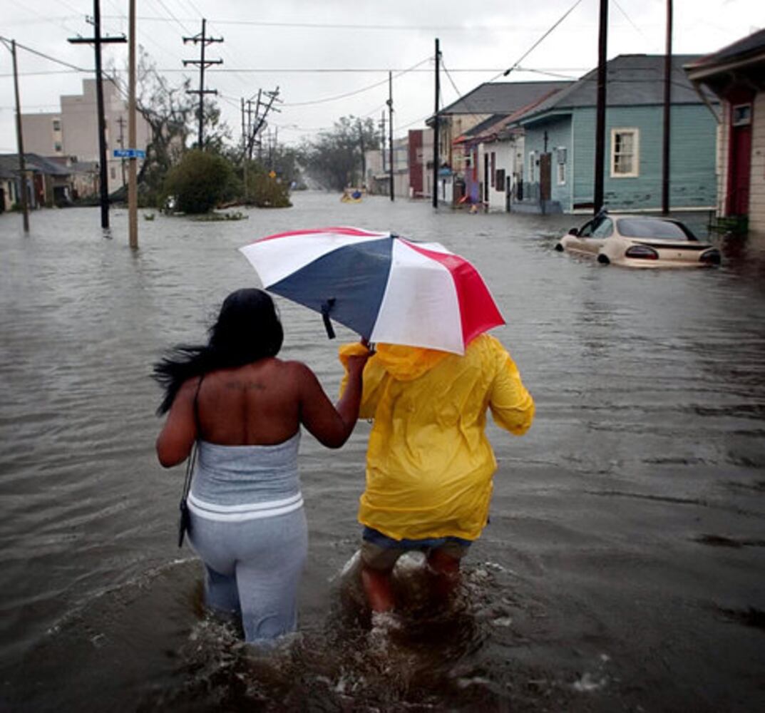 Hurricane Katrina hits New Orleans, August 29, 2005