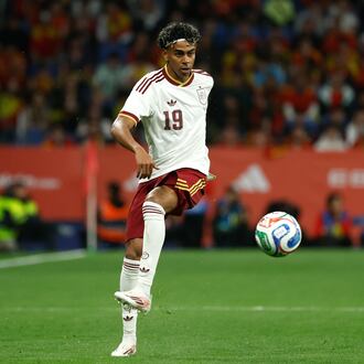 FILE - Spain's Lamine Yamal controls the ball during the international friendly soccer match between Spain and Egypt in Barcelona, Spain, March 31, 2026. (AP Photo/Joan Monfort, File)