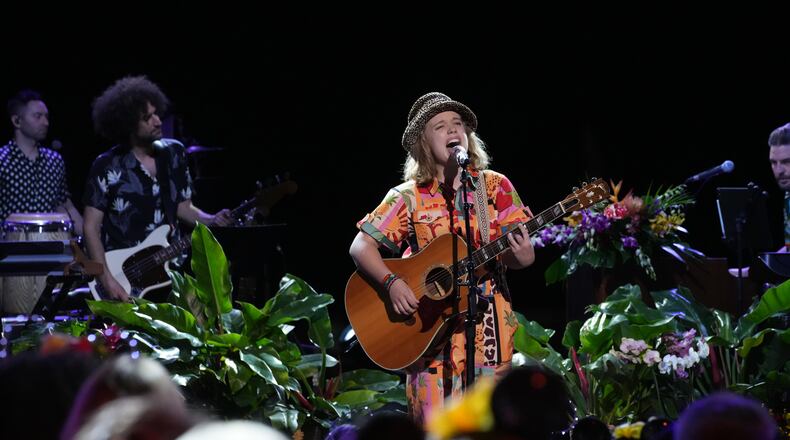 Leah Marlene performs as "American Idol" waves aloha to Aulani, A Disney Resort & Spa in Ko Olina, Hawaii, wrapping up two nights of Top 24 performances. (ABC/Karen Neal)