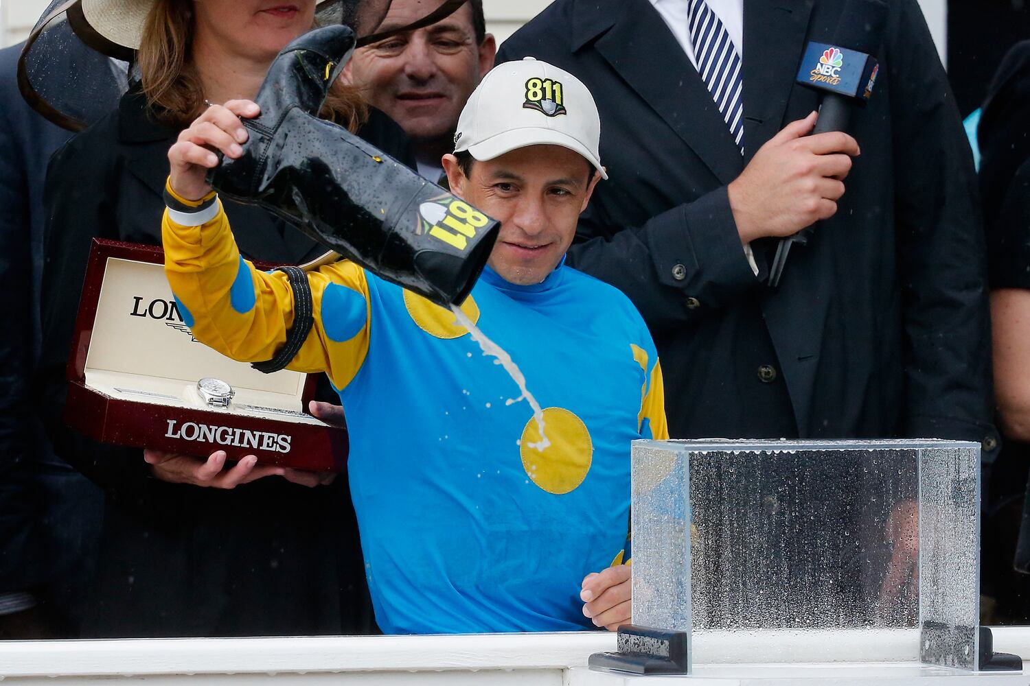 American Pharoah wins 2015 Preakness Stakes