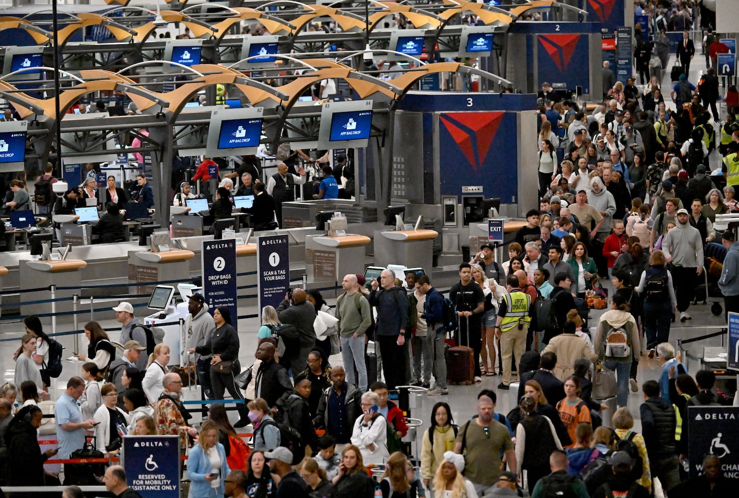 Saturday and weekend airport wait times