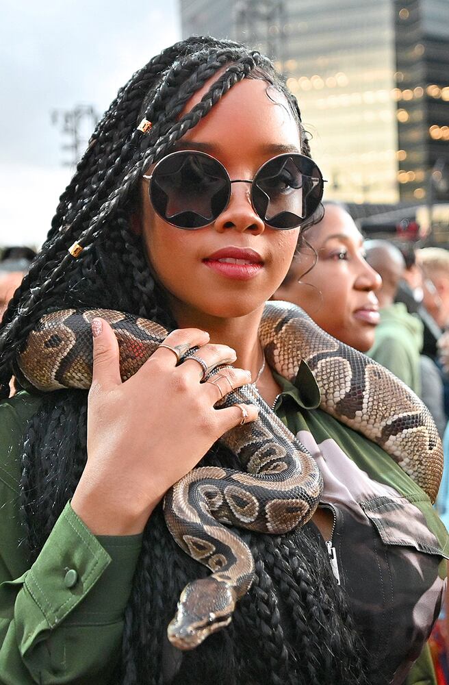 Photos: 2019 VMA Red Carpet