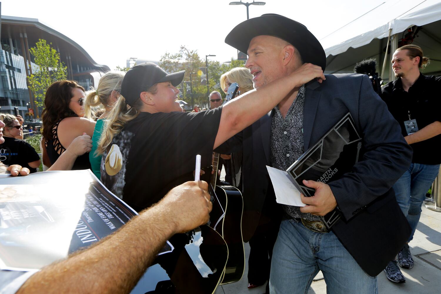 Garth Brooks, Trisha Yearwood get stars