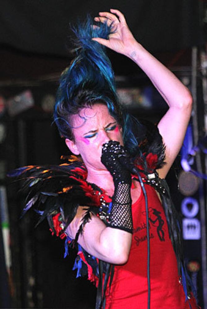 Juliette Lewis at Smith's Olde Bar