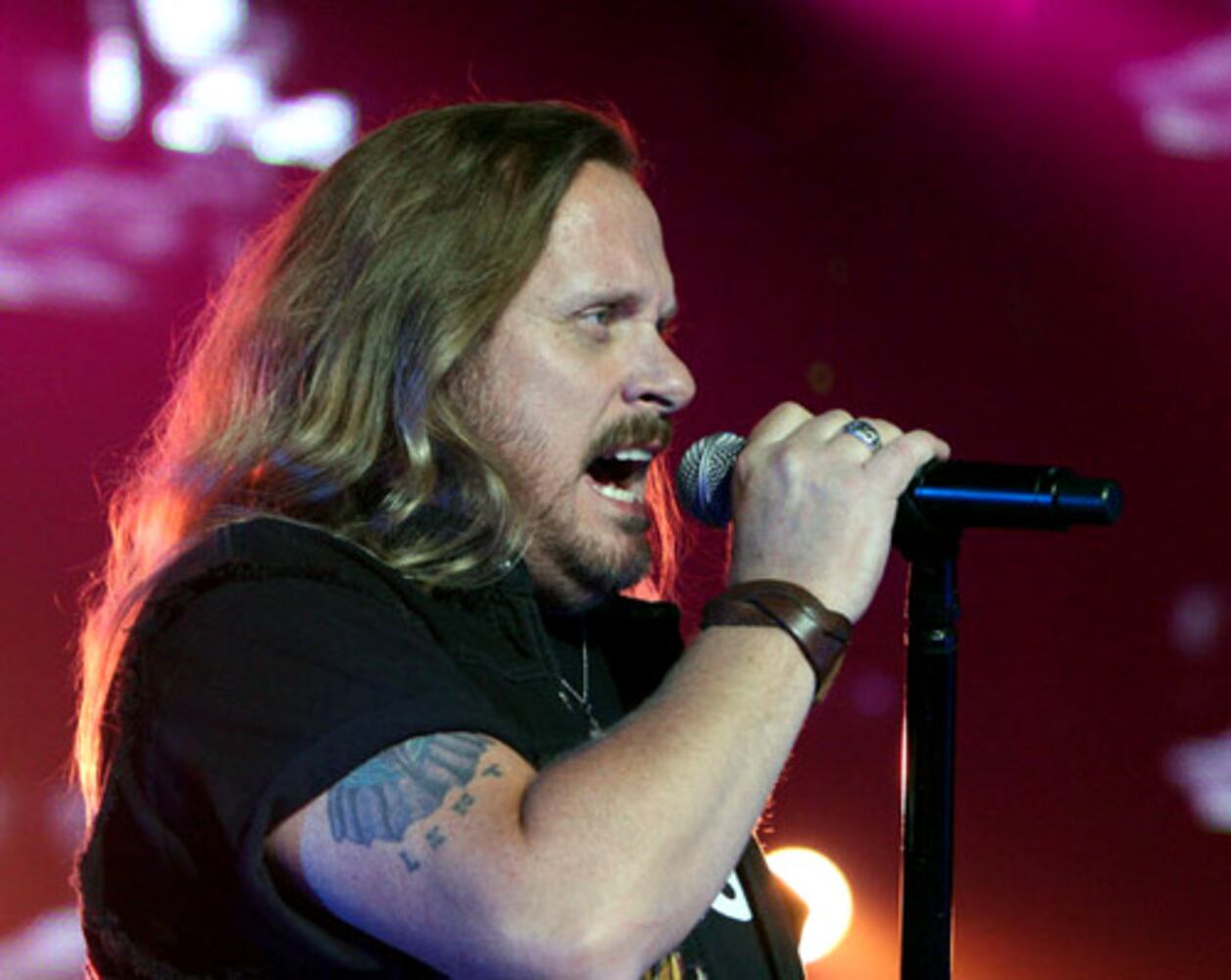 Lynyrd Skynyrd, Hank Williams Jr. play Arena