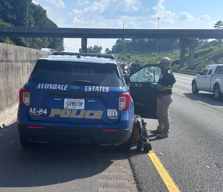 Atlanta I-285 traffic halted after man fires at officers, crashes