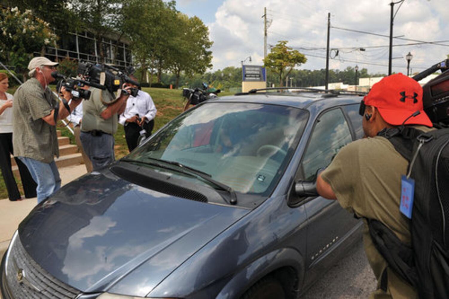 Andrea Sneiderman leaves jail on bond