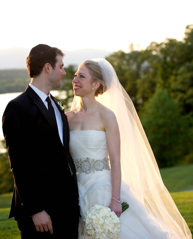 Chelsea Clinton weds Marc Mezvinsky