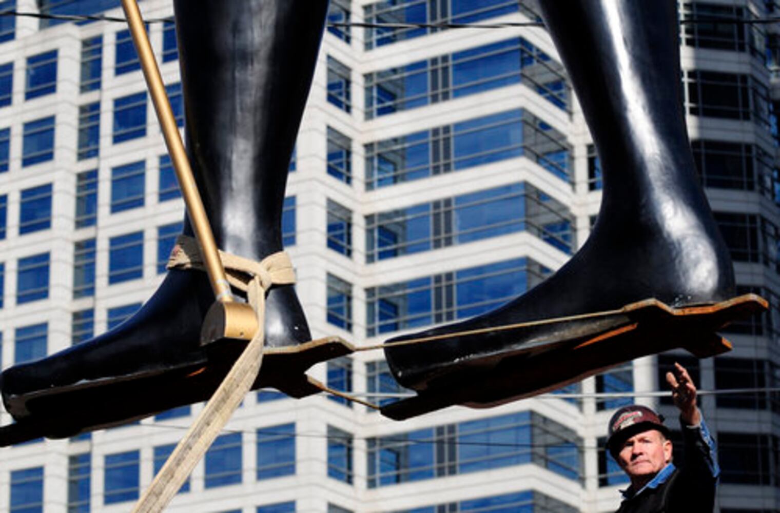 Anubis statue in place for King Tut exhibit