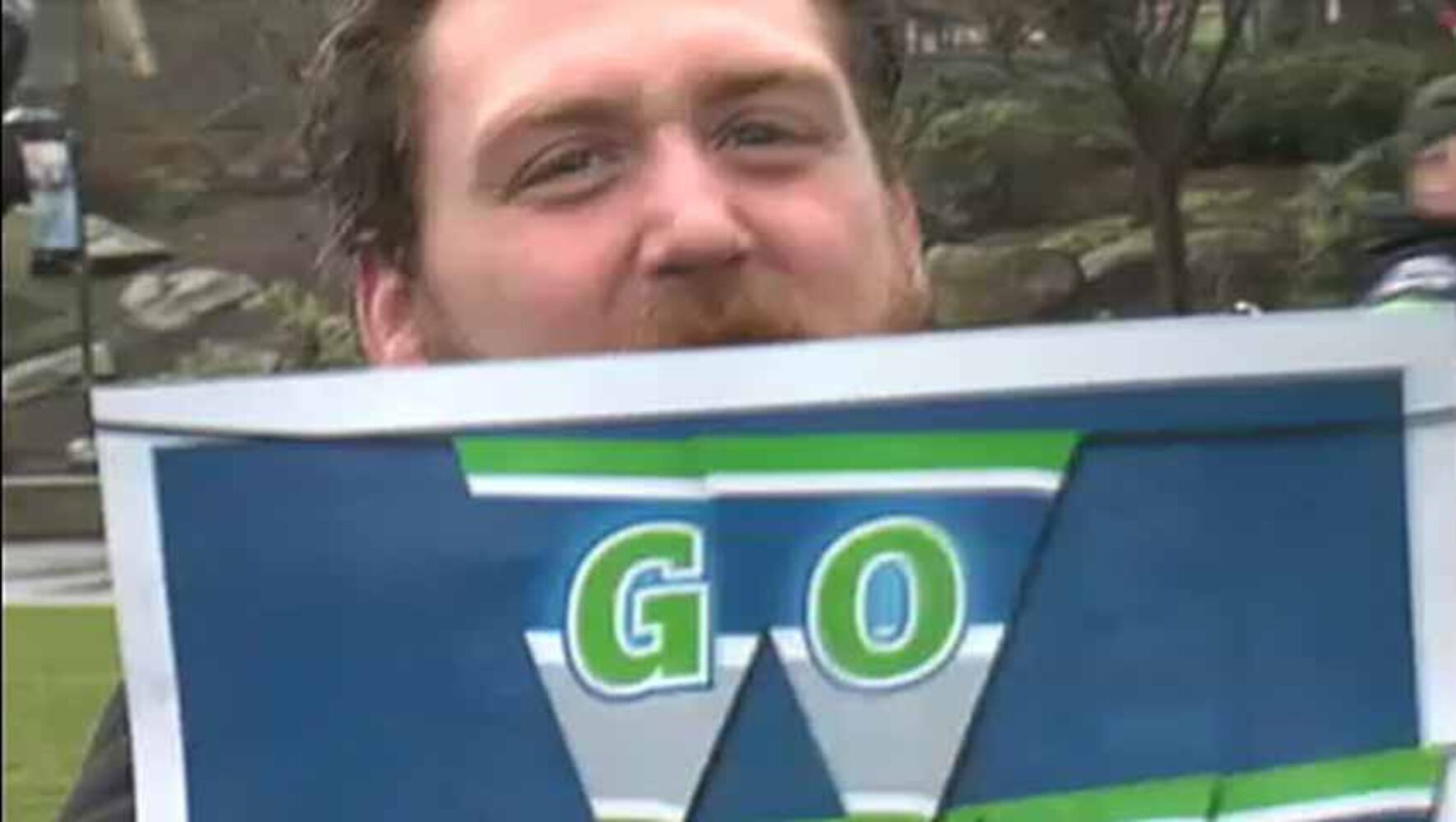 Fans rally for Seahawks at Seattle Center