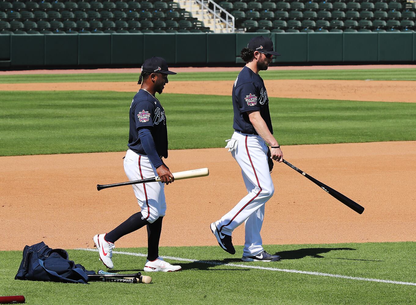 BRAVES PHOTO