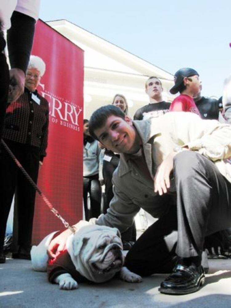 Fans pictures of Uga VI -- No. 1