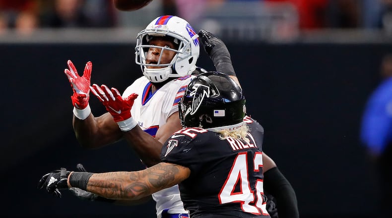 ATLANTA, GA - OCTOBER 01: Charles Clay #85 of the Buffalo Bills catches a pass against Duke Riley #42 of the Atlanta Falcons during the second half at Mercedes-Benz Stadium on October 1, 2017 in Atlanta, Georgia. (Photo by Kevin C. Cox/Getty Images)