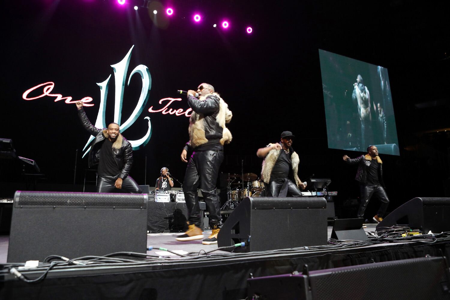-- 112
The Atlanta R&B Music Experience-Holiday Edition, entertained a large crowd on Sunday, December 4, 2022 at State Farm Arena. Featured acts included Xscape, Bobby Brown, 112, Silk, El Debarge and others.
Robb Cohen for the Atlanta Journal-Constitution