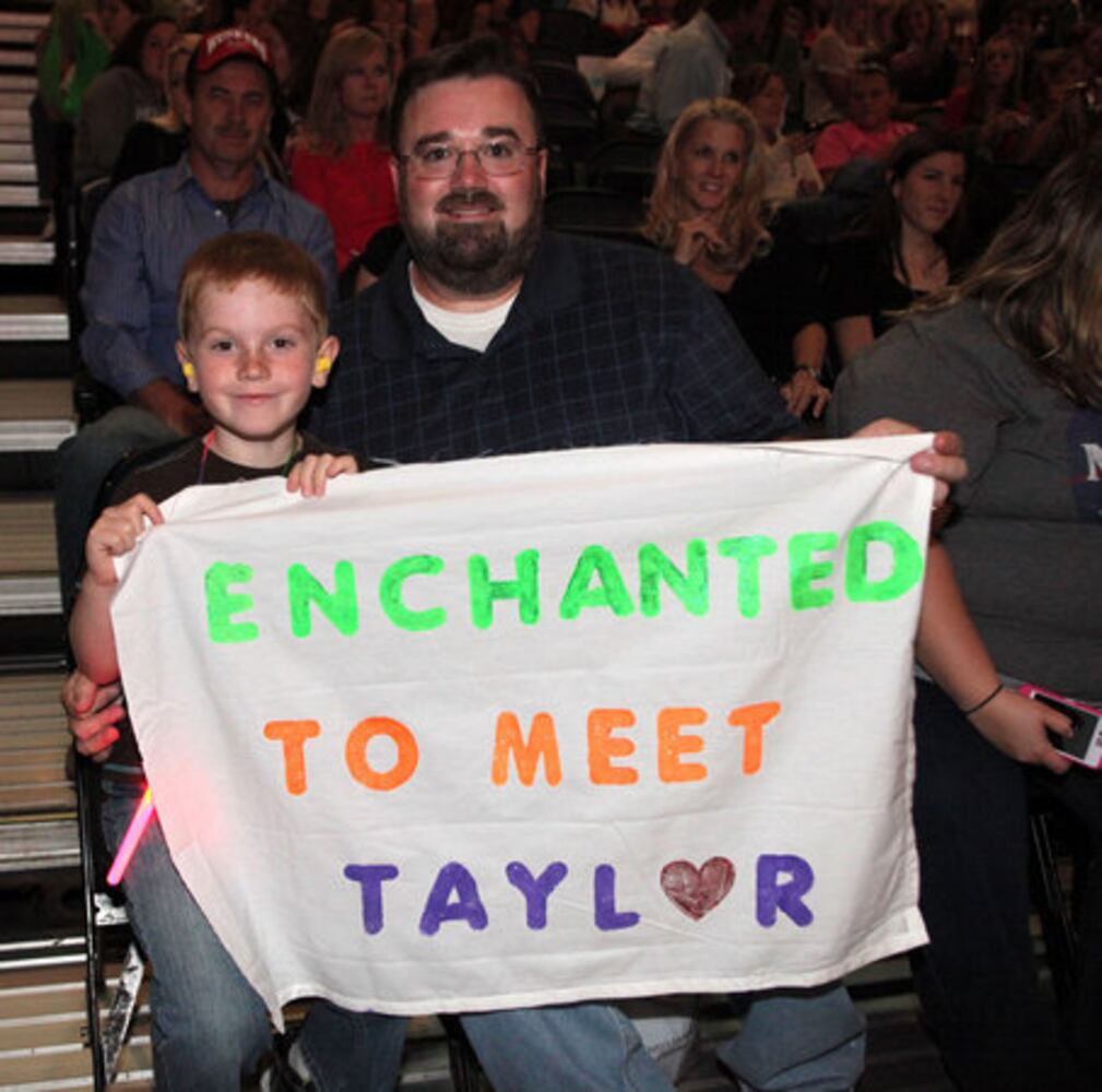 Taylor Swift sells out Philips Arena