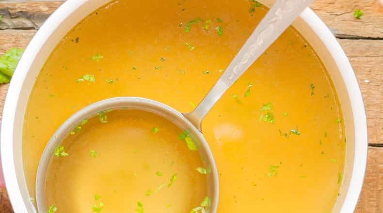 What do nutritionists think about trends like bone broth? (Photosiber/Dreamstime/TNS)