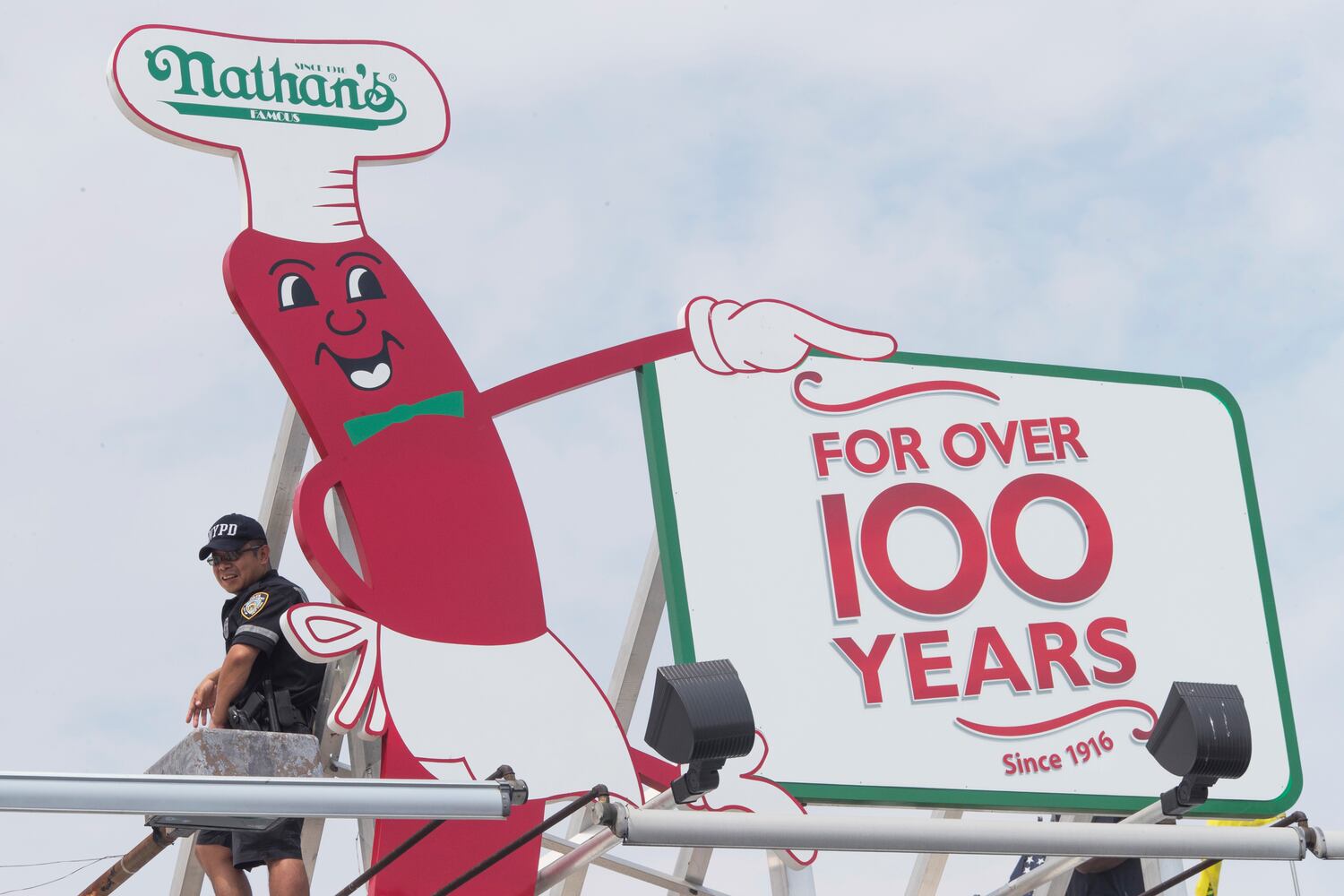 Photos: 2018 Nathan's Famous International Hot Dog Eating Contest