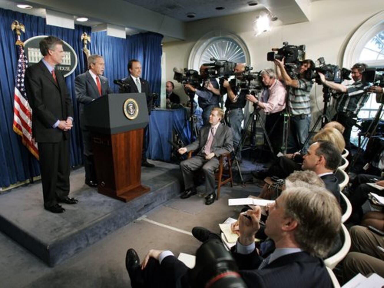 Ex-White House spokesman Tony Snow dies