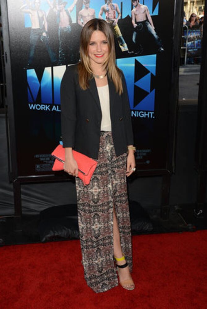 Channing Tatum lights up 'Magic Mike' premiere