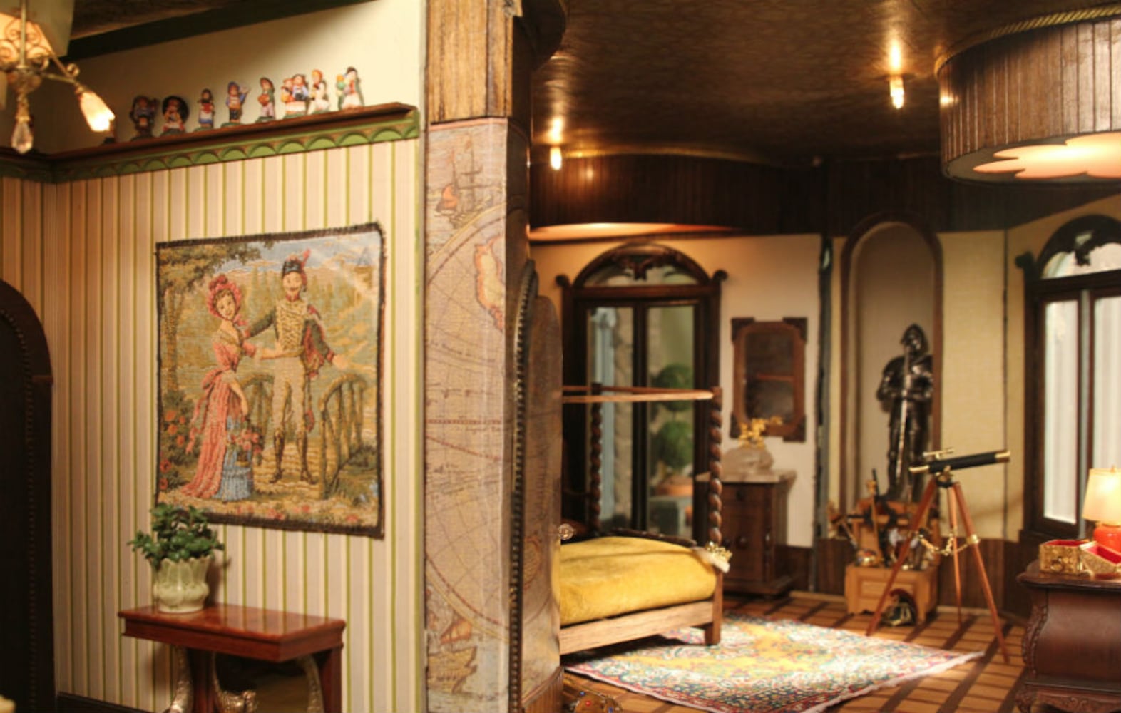 Astolat Dollhouse Castle master bedroom