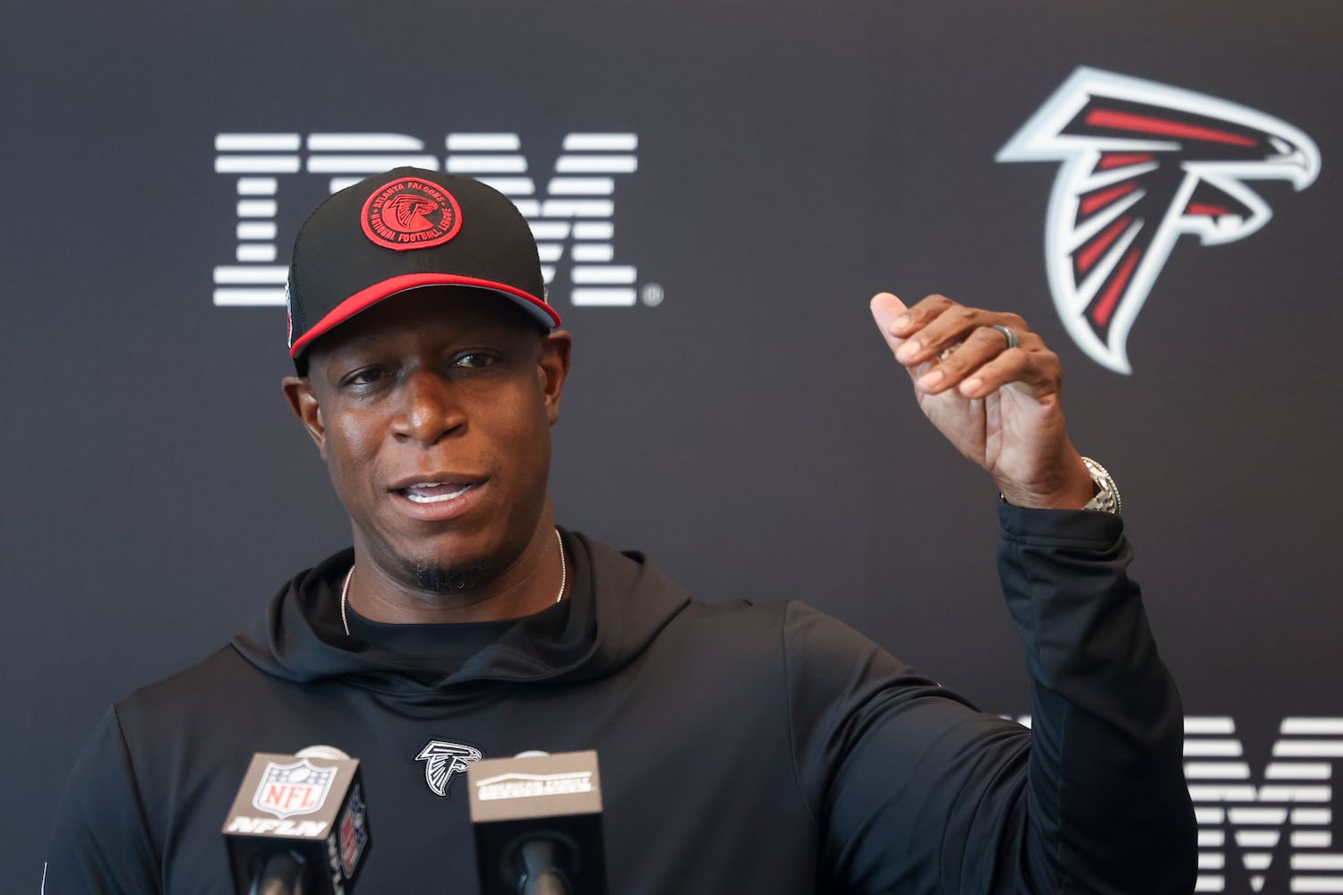 051124 falcons photo