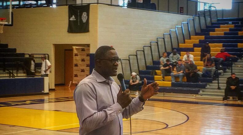 The "Human Highlight Film" and Hawks' great spoke to young basketball players about his battle with diabetes on Sunday in Marietta.