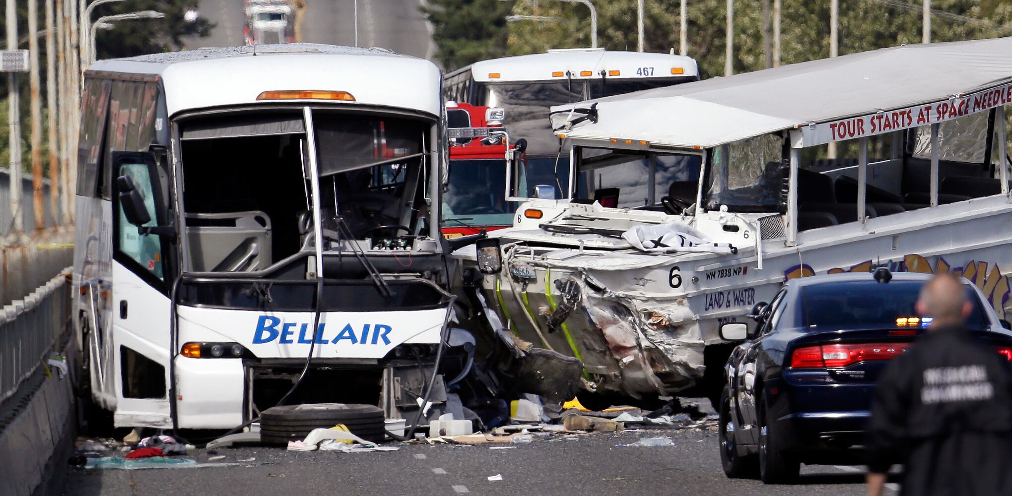 Tour bus, Duck vehicle, crash on Aurora Bridge