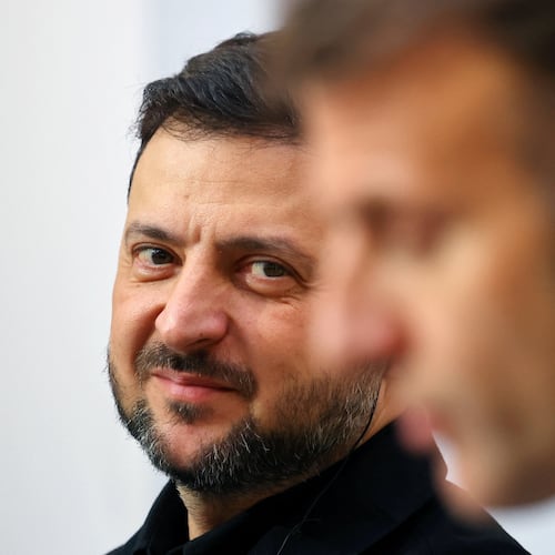 Ukrainian President Volodymyr Zelenskyy, left, and French President Emmanuel Macron, attend a joint press conference at the Elysee Palace in Paris, Monday, Nov. 17, 2025. (Sarah Meyssonnier, Pool Photo via AP)