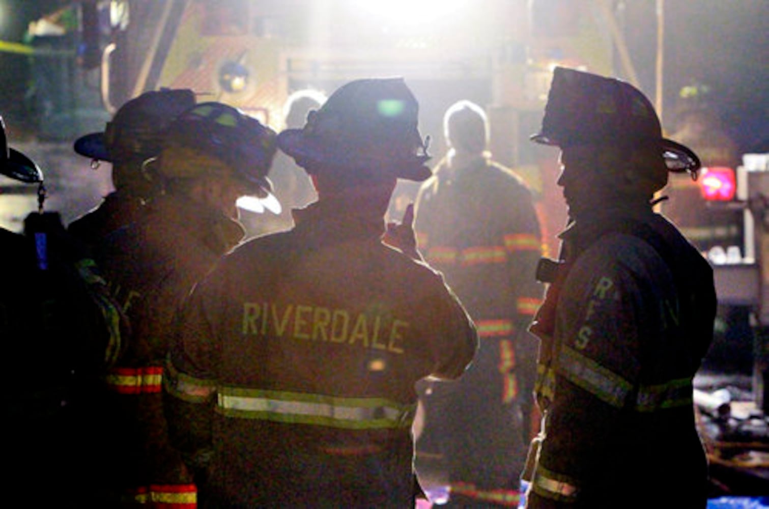 One dead in Riverdale apartment fire
